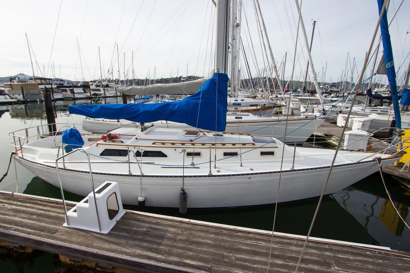 Islander Yachts Islander 36